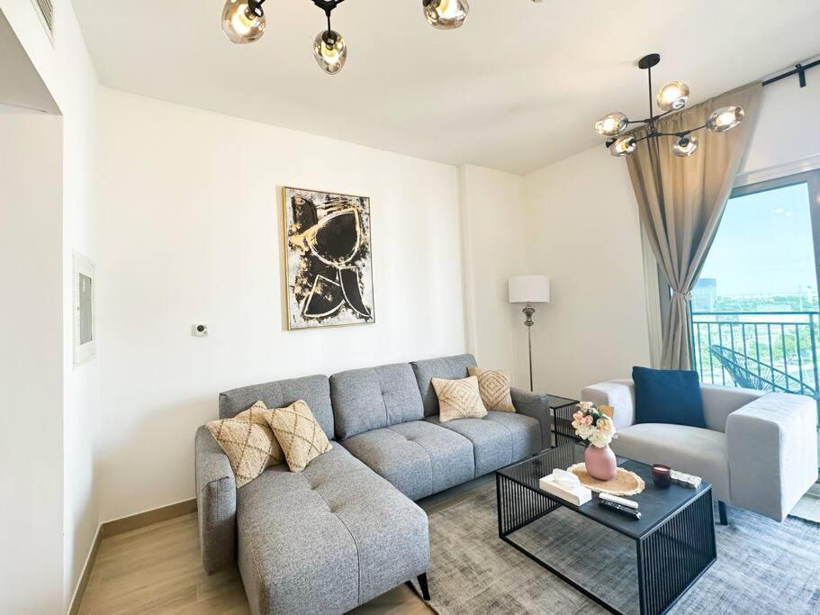 Apartment Charming 1bdr 5minstoairport Yas Water's Edge 620
